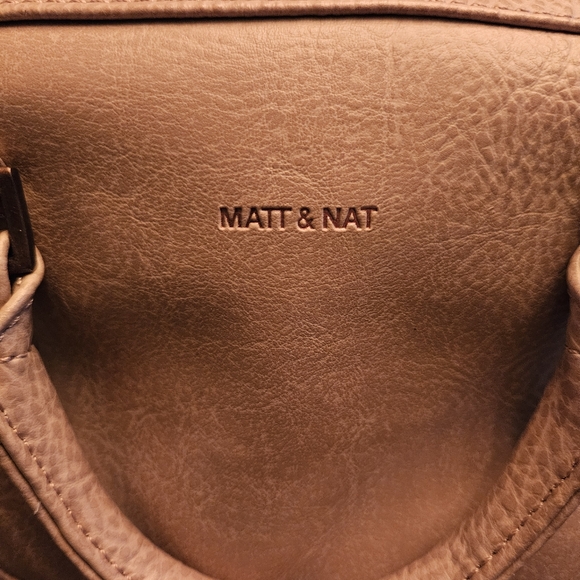 Matt & Nat Magnetic Closure Pink Champagne Beige Hand/Shoulder Bag - Picture 3 of 7
